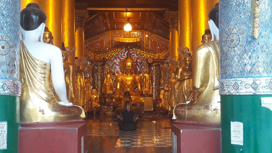 Pagoda Shwedagon interno